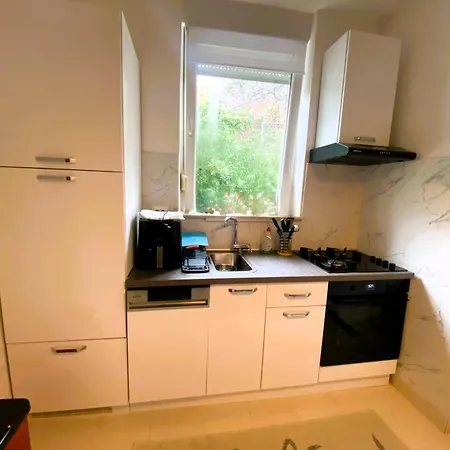 Silver Star With Parking Apartment *
