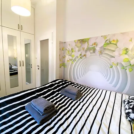 Silver Star With Parking Apartment Zagreb