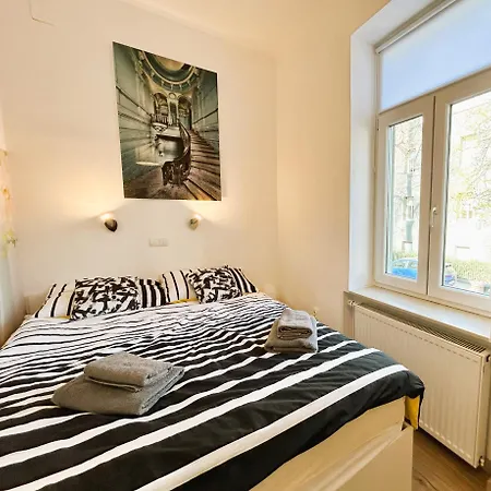 Silver Star With Parking Apartment Zagreb