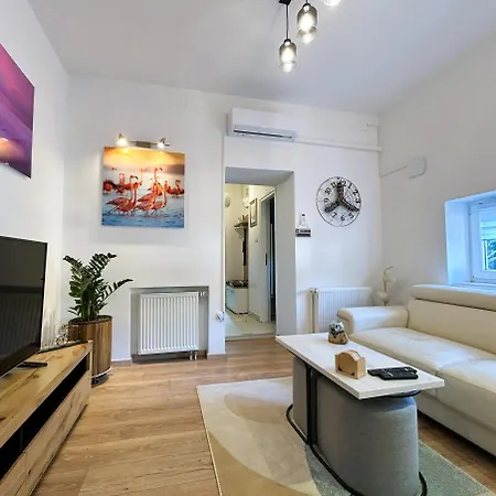Silver Star With Parking * Zagreb