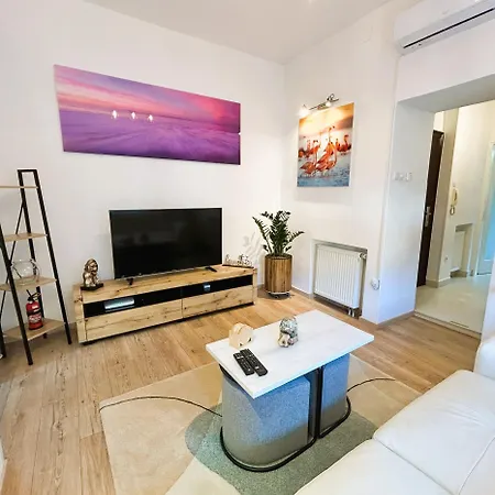 Silver Star With Parking Apartment